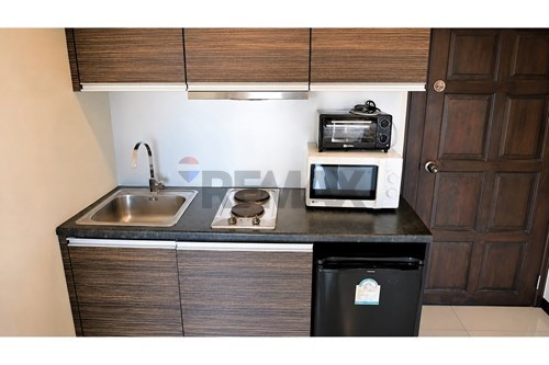 Comfort & Convenience: Park Lane Jomtien Condo