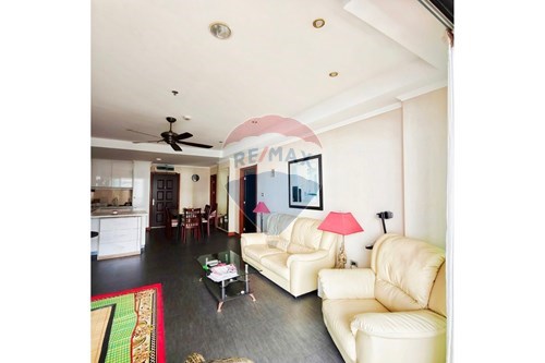 Experience Beachfront Living at View Talay 5C in Pattaya photo