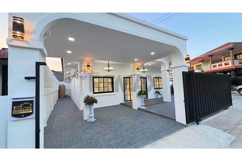 Luxury 3-Bed Dream Home in Soi Kao Talo, Bang Lamung