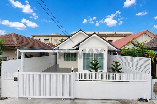 Charming 3BR Home in Vibrant Chonburi-Pattaya