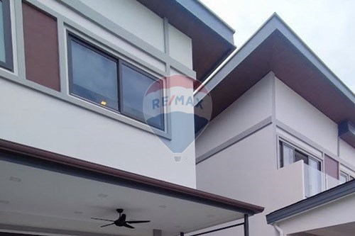 Luxury Villa in Central Pattaya: Ready to Sell! ✨