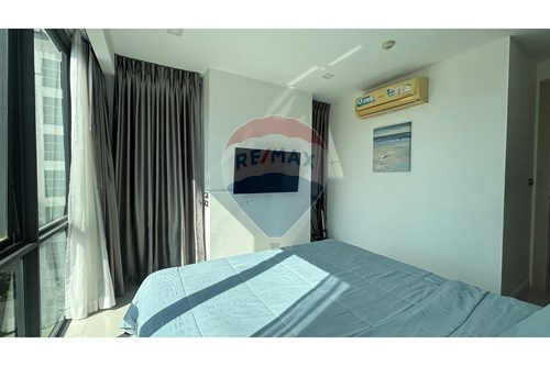 Luxury Condo with City Views, Prime Location photo