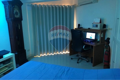 Jomtien Beach Condo by Jomtien Second Road photo