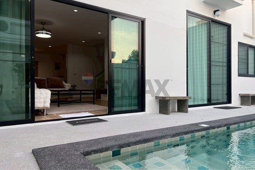 Luxurious Villa in Na Jomtien: Rent Now!