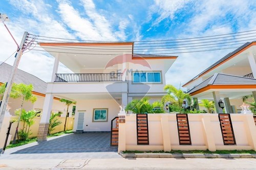 Luxury Living in Pattaya: Dusit Garden 6 Home