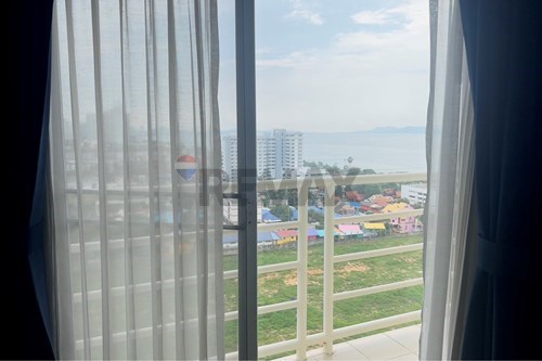 Beachfront 1BR Condo with Stunning Sea Views! photo