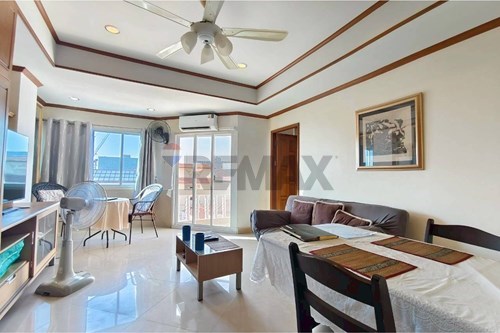 Spacious Jomtien Retreat: 3-Min Walk to Beach️ photo