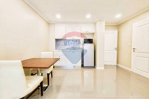 Experience Luxury Living in Jomtien Pattaya Condo photo