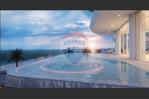 Opulent Jomtien Villa: Luxury Living Awaits