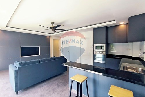 Charming Condo: Pratumnak Hill, 1-BR, FQ Legal photo