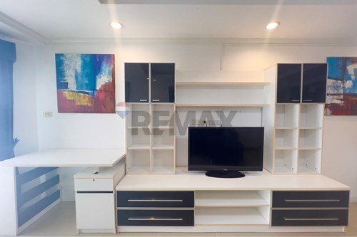 Beachfront 1BR Condo with Stunning Sea Views! photo