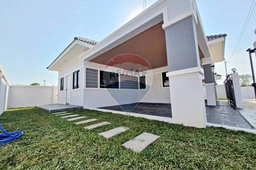 Luxury Modern Home in Bang Lamung, Chonburi