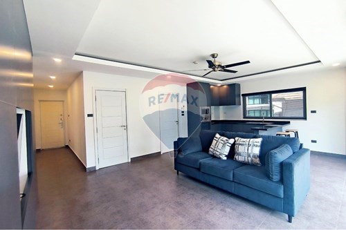 Charming Condo: Pratumnak Hill, 1-BR, FQ Legal photo