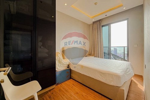 Condo with Sea & City Views in Pattaya photo