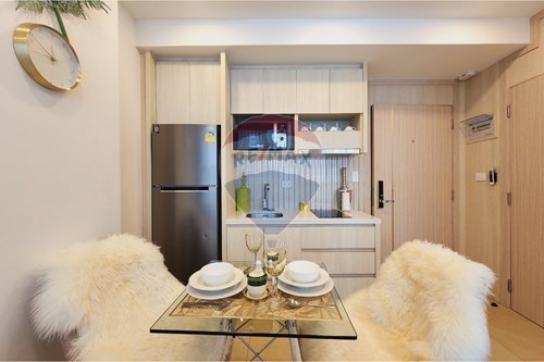 Luxurious 1-Bedroom Condo in Pattaya's Heart photo