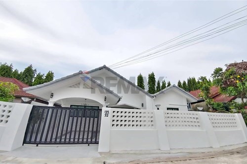 Luxury 3BR Getaway in Coastal Bang Lamung