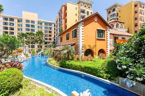 Beachside Elegance: Jomtien Condo, Reduced Price!
