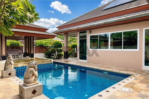 3-Bedroom Pool Villa in Huay Yai