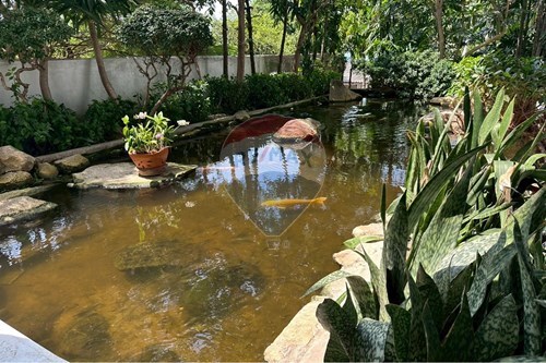 Beachfront 2BR Condo with Sea View photo