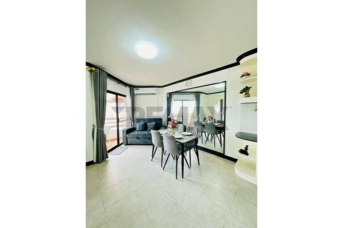 Stunning Sea-View Condo in Pratumnak, Thailand — photo 3