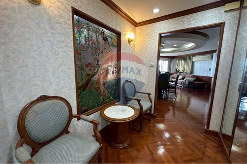 Beachfront 2BR Condo with Sea View photo