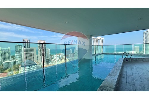 Luxury Condo with City Views, Prime Location