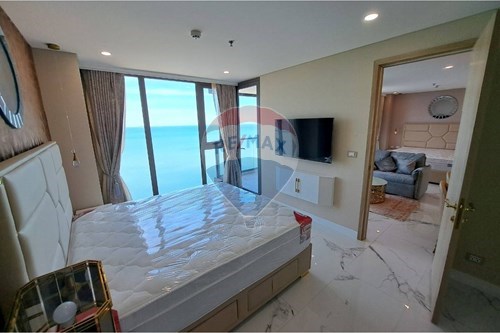 Luxury Condo with Sea Views on Jomtien Beach photo