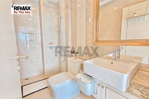 Luxury Sky-High Living: 2-Bed on 20th Floor photo