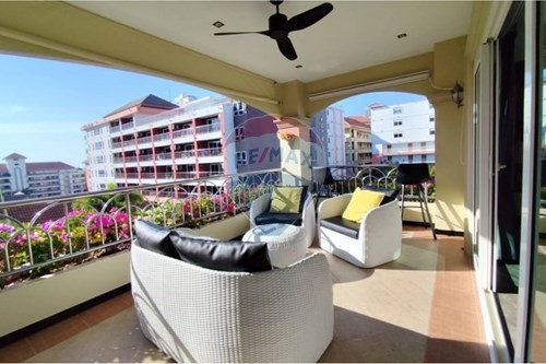 Luxury 2BR Condo in Pattaya's Nordic Dream photo