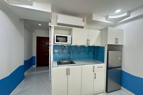Chic Studio Condo at Jomtien Beach—Great Value!