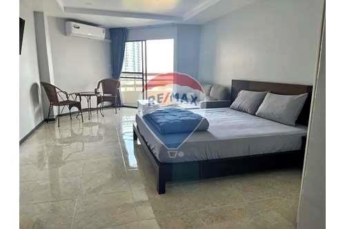 One-bedroom condo in Pratumnak