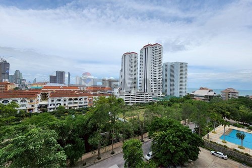 Prime Jomtien Condo: 1BR, 8th Floor, Foreign Quota