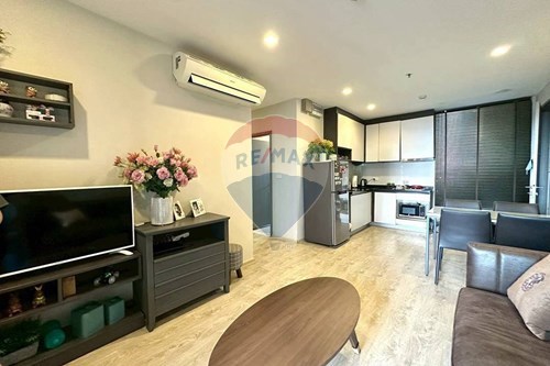 Hot Deal! Sea View 2BR Condo in Central Pattaya photo