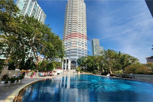 Own a Slice of Paradise in Park Beach Condo! photo