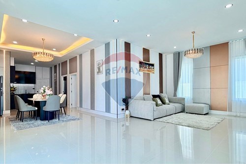 Luxury Villa in Garden Ville 1: Pool & Golf Nearby