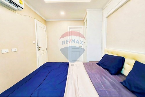 Experience Luxury Living in Jomtien Pattaya Condo photo