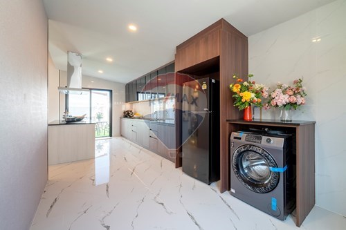 Luxurious New Home in Serene Huai Yai Oasis photo