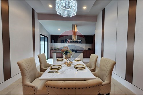 Tranquil Luxury: Huay Yai Home with Pool photo
