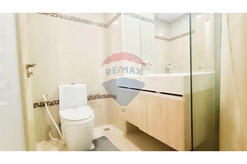 Urban Oasis in Jomtien: Condo Living at Laguna photo