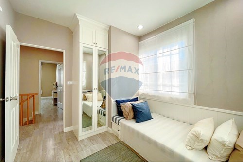 Stylish Townhouse: Urban Oasis in Pattaya photo