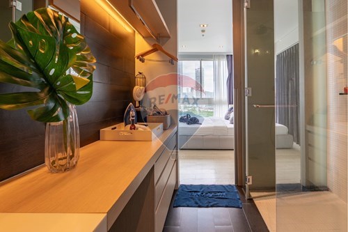 Luxury Beachfront Condo in Na jomtien Pattaya for Sale photo