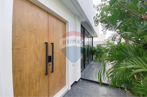 Affordable Pattaya City Home: 4BR, 2BA, Prime Location