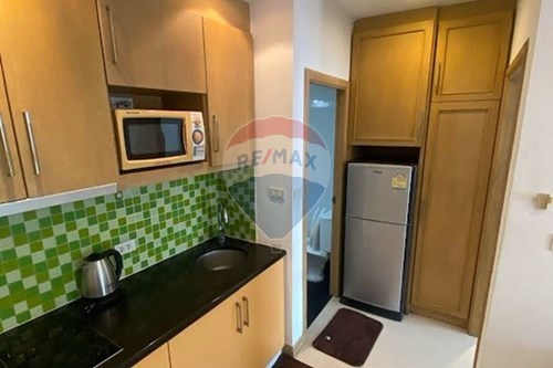Stylish Condo in Jomtien with City Views photo