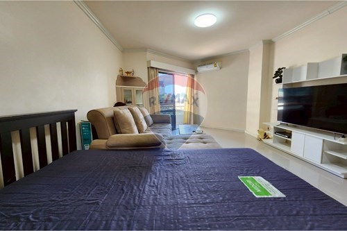 Beachside Condo in Pattaya - 1.7M Baht! photo