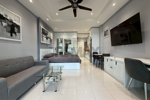 Serene 1-Bed Condo in Jomtien: Your Oasis Awaits