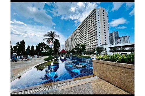 Affordable Seaside Condo: Jomtien Beach Living in Thailand