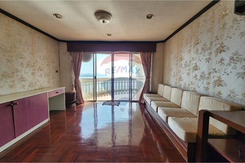 Own a Slice of Paradise in Park Beach Condo! photo