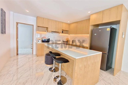 Luxurious 4-Bed Oasis in Casa Jomtien Village