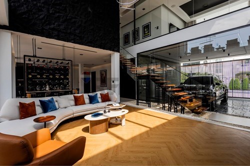 Experience Luxury at Casa Jomtien Village