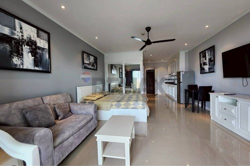 View Talay5D, Jomtien Condo with Stunning Sea Views photo